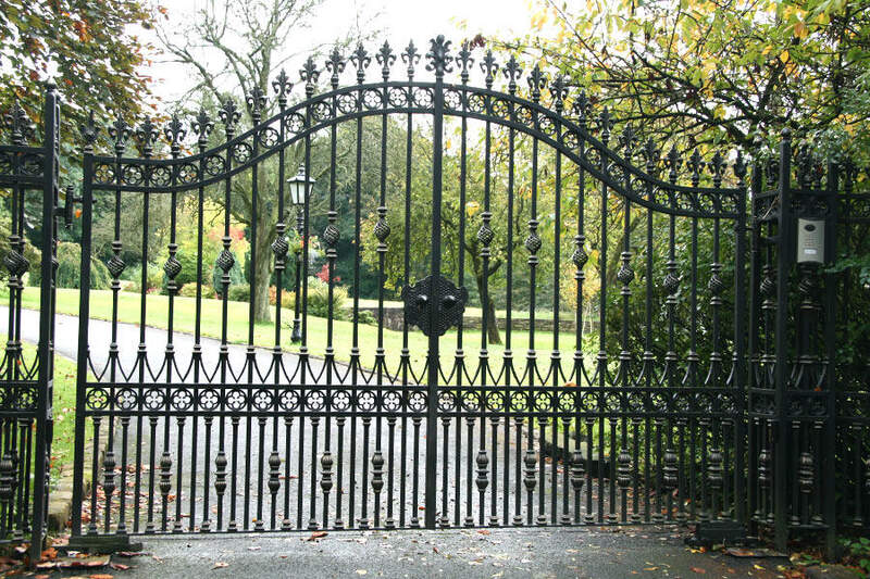 Gate